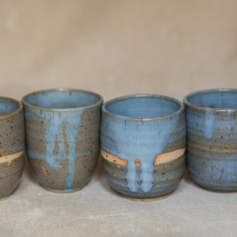 04 drinking vessel 3 keramik ton blau handgefertigt brsg