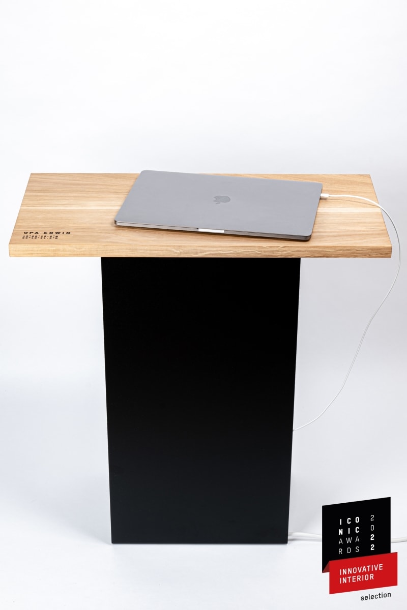 Beistelltisch Eiche massiv Metall schwarz OPA ERWIN mit MacBook 1 award
